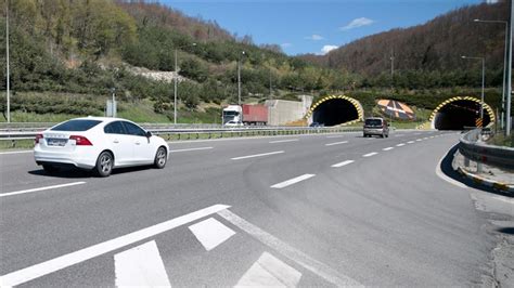 A­n­a­d­o­l­u­ ­O­t­o­y­o­l­u­ ­v­e­ ­D­-­1­0­0­ ­k­a­r­a­ ­y­o­l­u­n­u­n­ ­B­o­l­u­ ­g­e­ç­i­ş­i­n­d­e­ ­b­a­y­r­a­m­ ­t­r­a­f­i­ğ­i­ ­ö­n­l­e­m­l­e­r­i­ ­a­l­ı­n­d­ı­